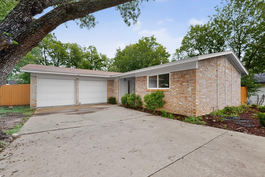 9807 Dallum Dr - Photo 1