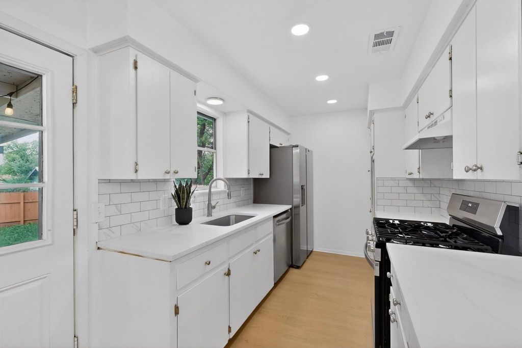 9807 Dallum Dr - Photo 8