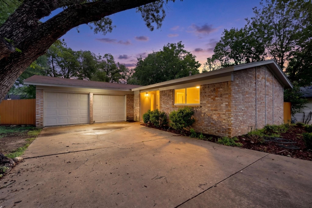 9807 Dallum Dr - Photo 0