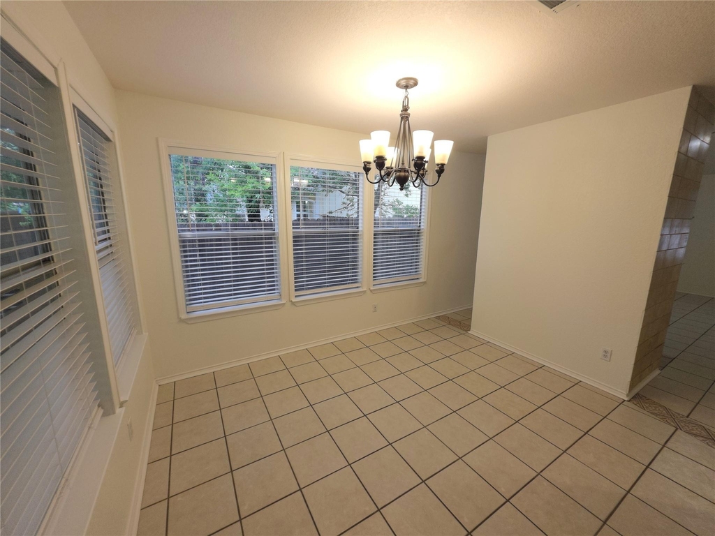 1600 Hollow Tree Blvd - Photo 6