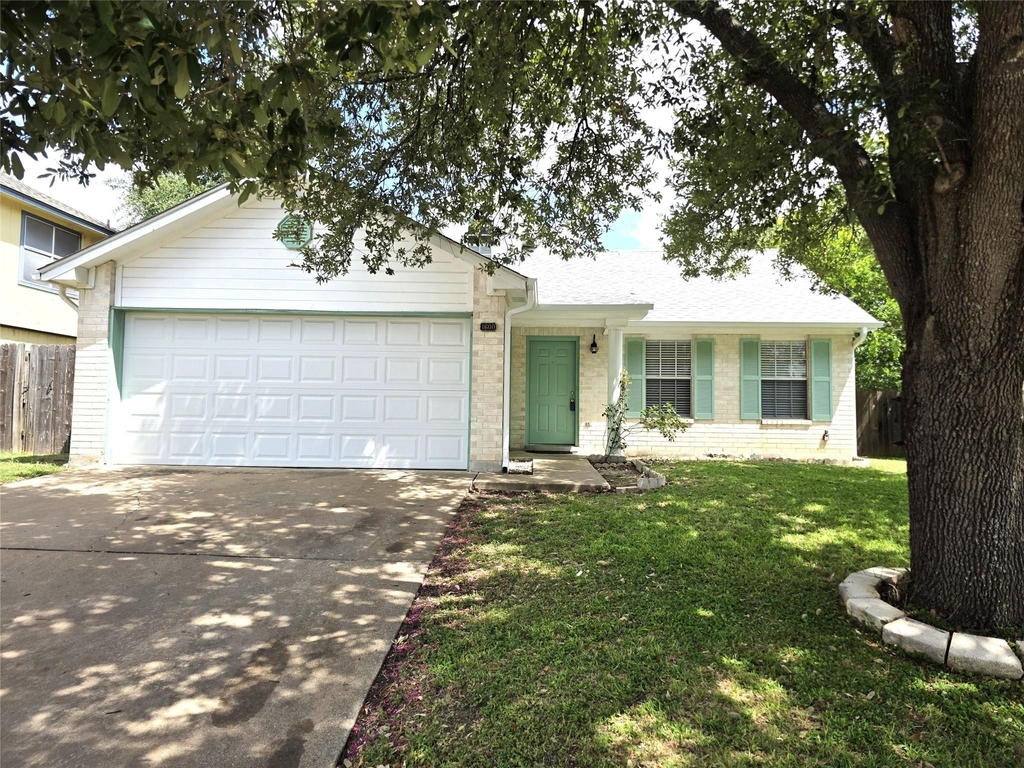 1600 Hollow Tree Blvd - Photo 0