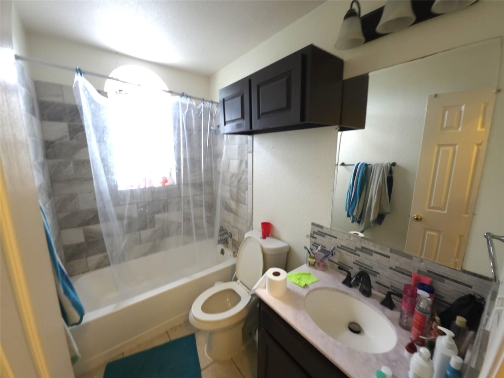 1600 Hollow Tree Blvd - Photo 12