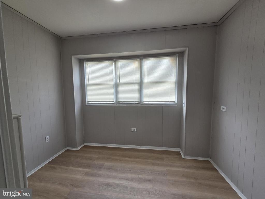 633 E Allegheny Avenue - Photo 2