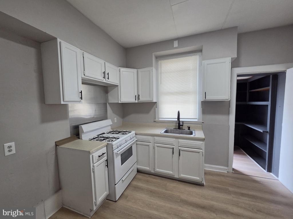 633 E Allegheny Avenue - Photo 9