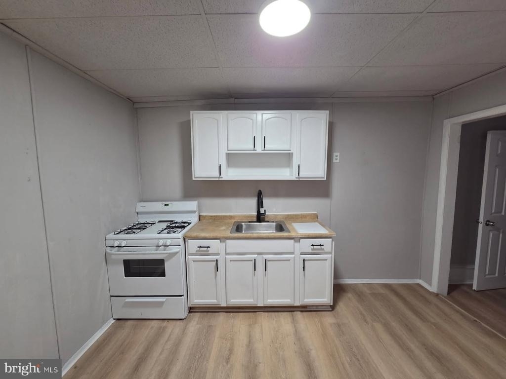 5137 Marion Street - Photo 2