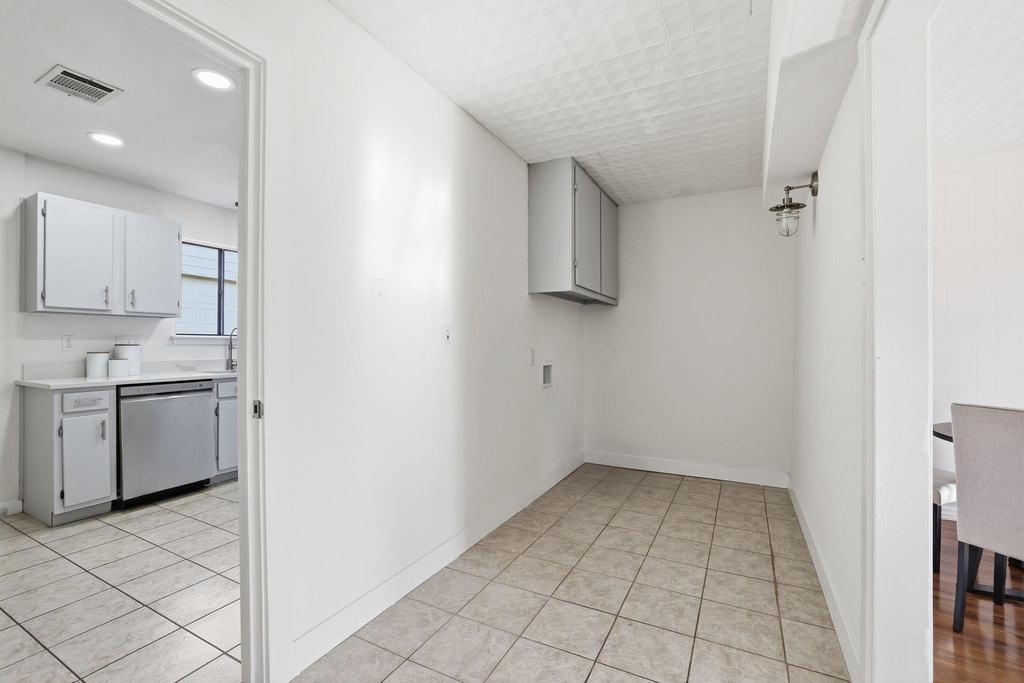 13004 Esplanade St - Photo 31