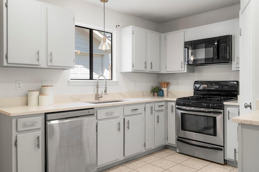 13004 Esplanade St - Photo 22