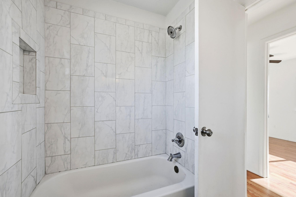13004 Esplanade St - Photo 16