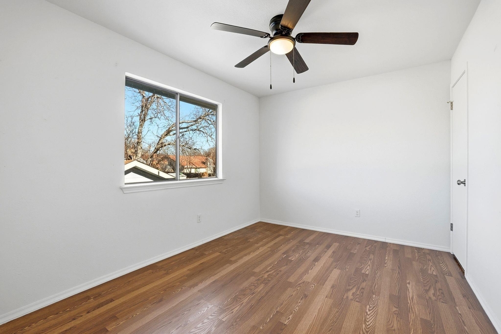 13004 Esplanade St - Photo 14