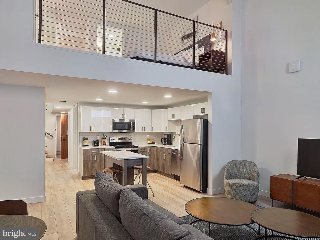 130 S Juniper Street - Photo 2