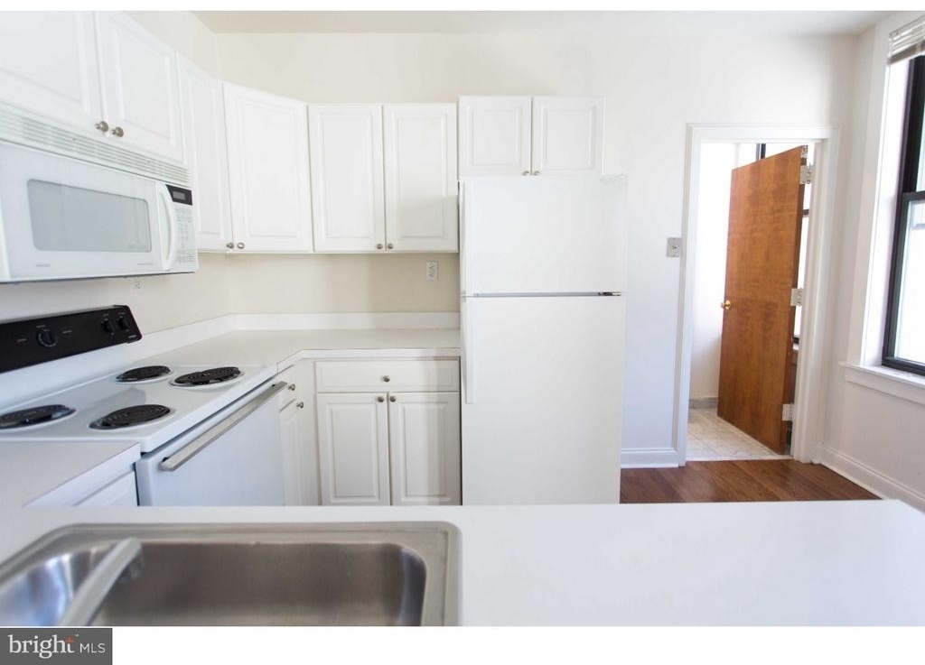 1411-3 Walnut Street - Photo 7