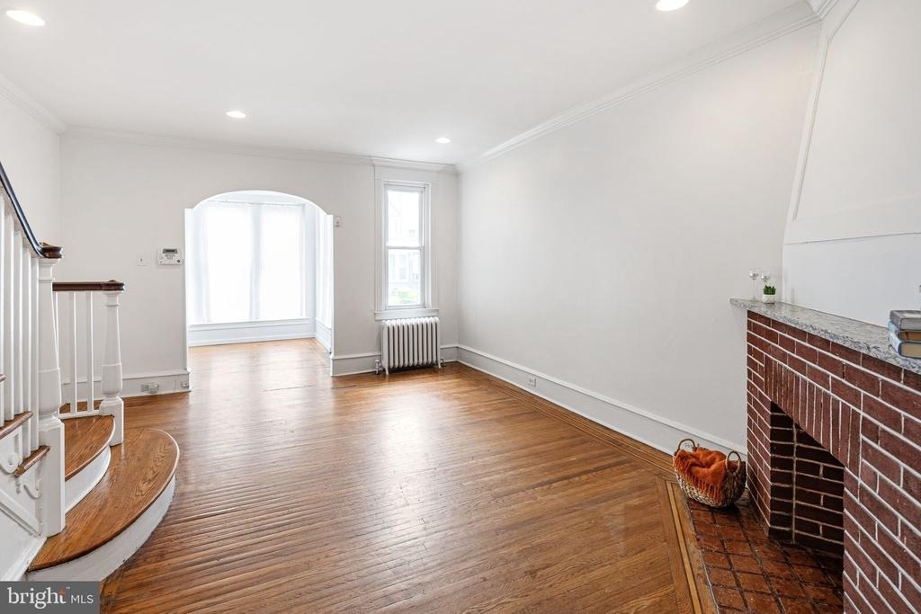 5361 Morse Street - Photo 8