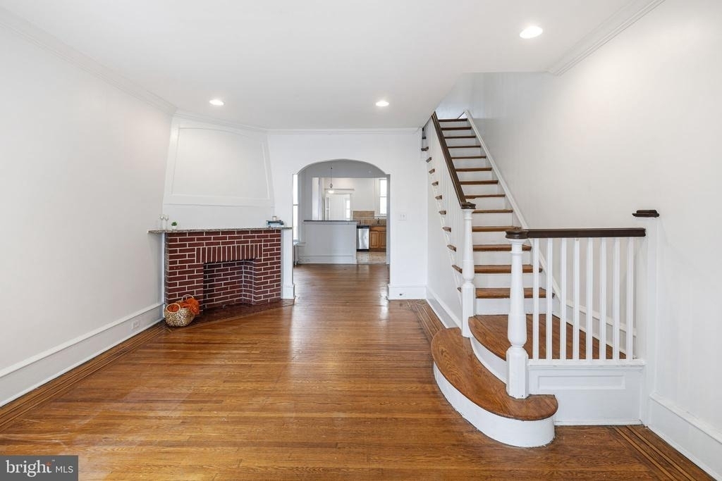 5361 Morse Street - Photo 7
