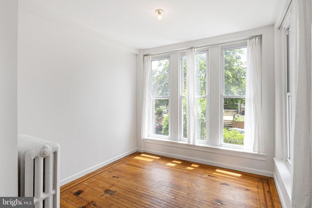 5361 Morse Street - Photo 4