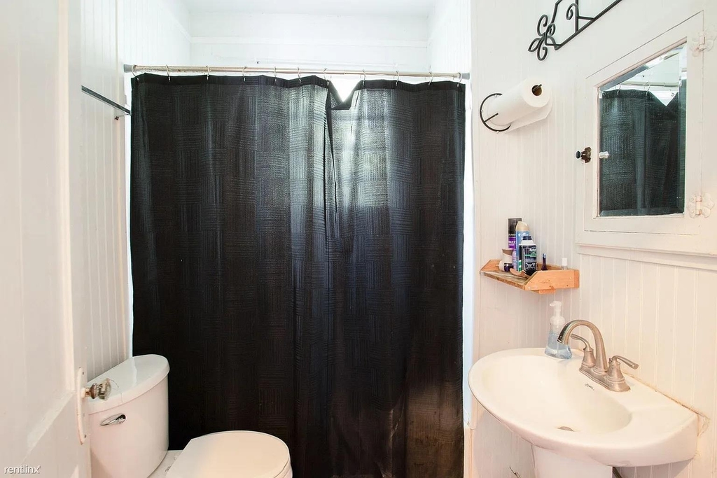 431 Lindsey St - Photo 8