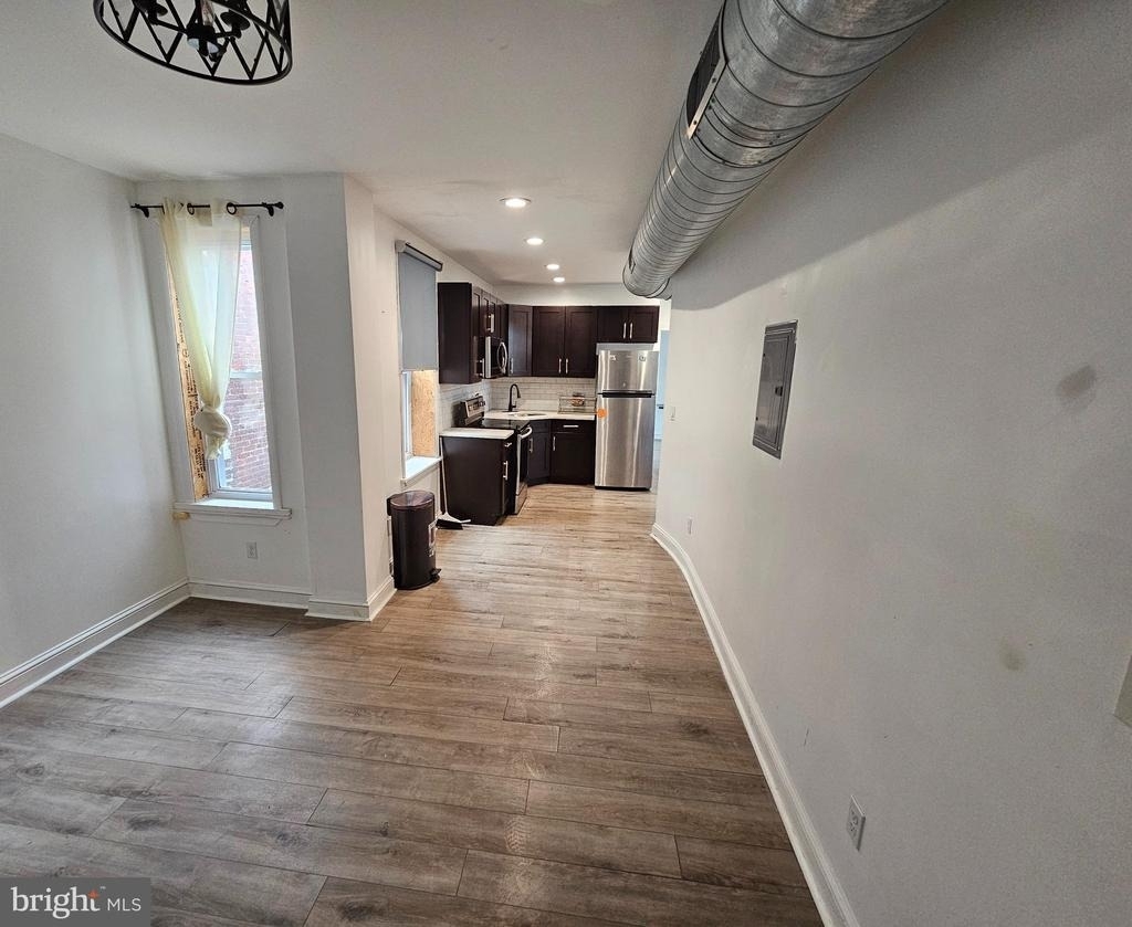 617 E Locust Avenue - Photo 2