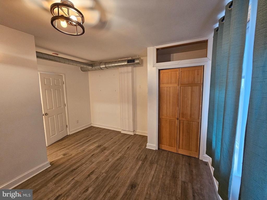 617 E Locust Avenue - Photo 6