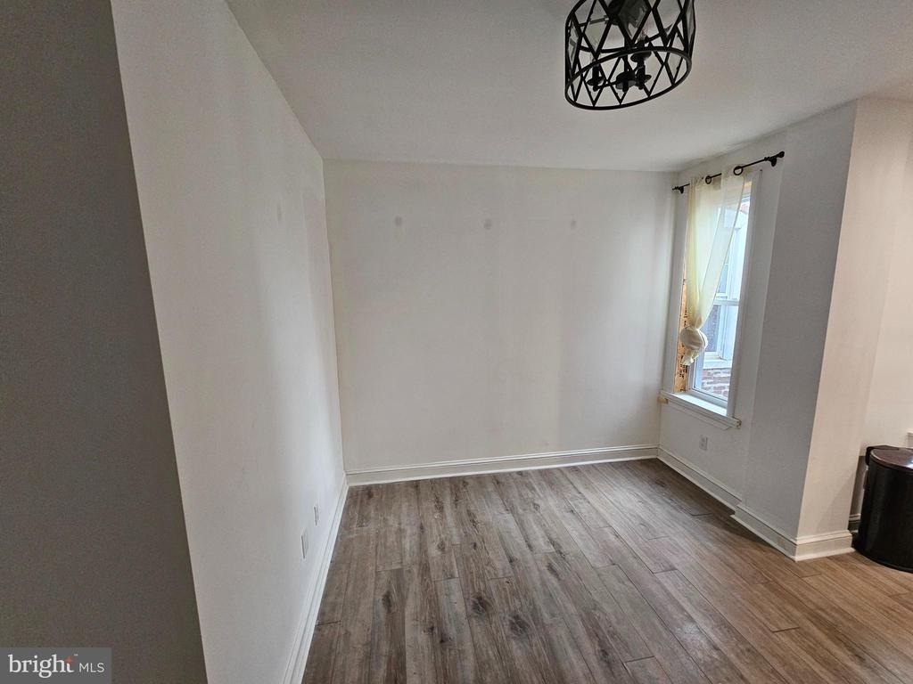 617 E Locust Avenue - Photo 1