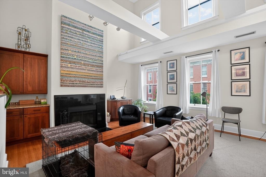 1627 Spruce Street - Photo 4