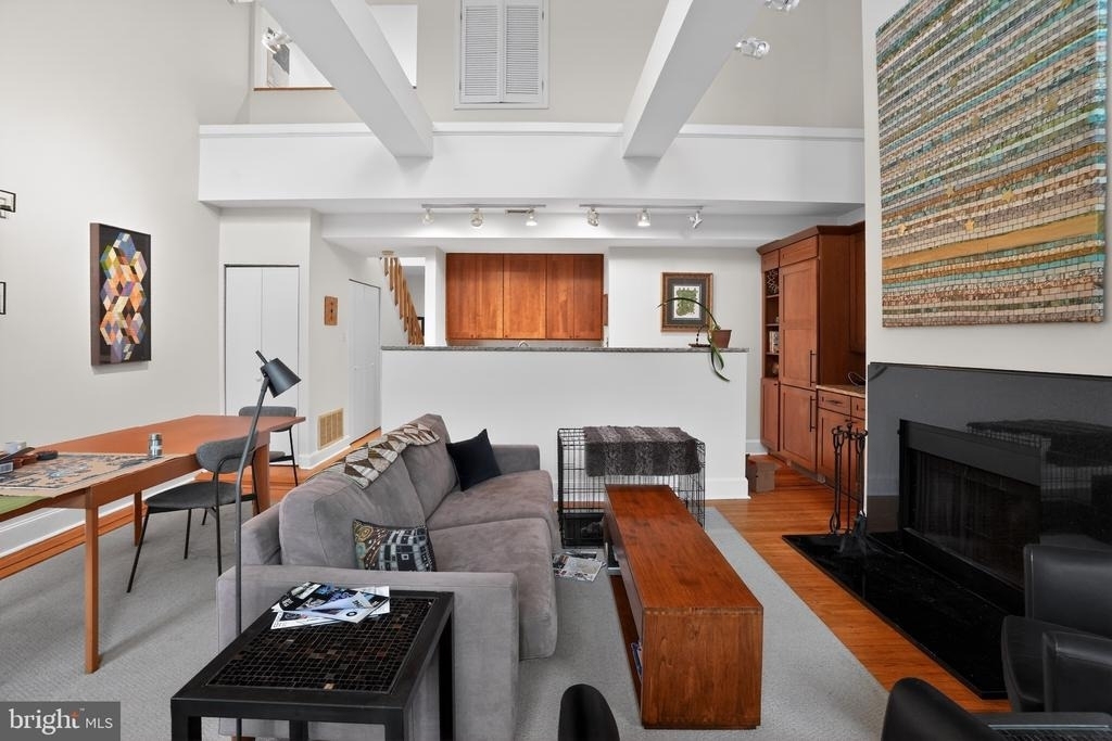 1627 Spruce Street - Photo 9