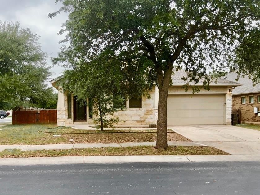 4718 Madrid Dr - Photo 0