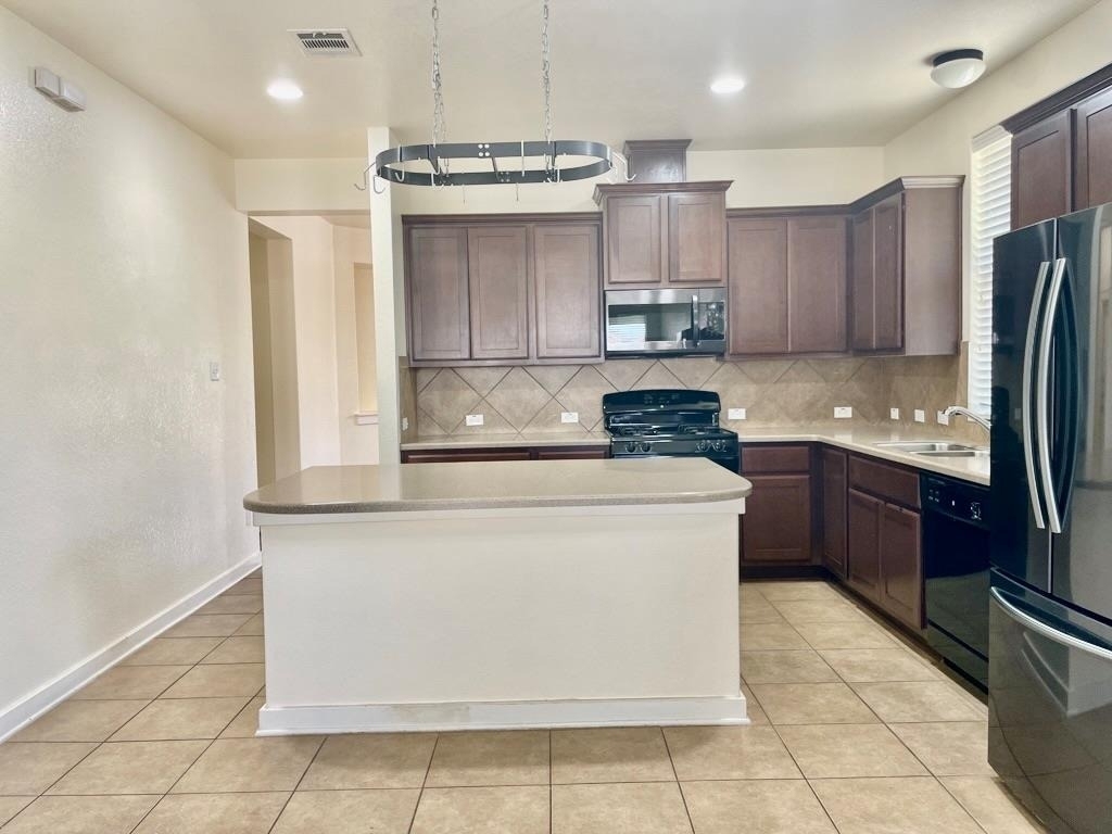 4718 Madrid Dr - Photo 6