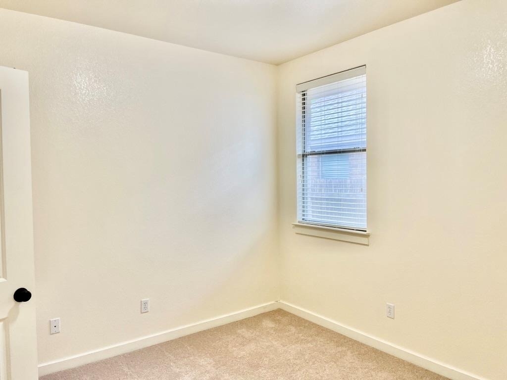 4718 Madrid Dr - Photo 12