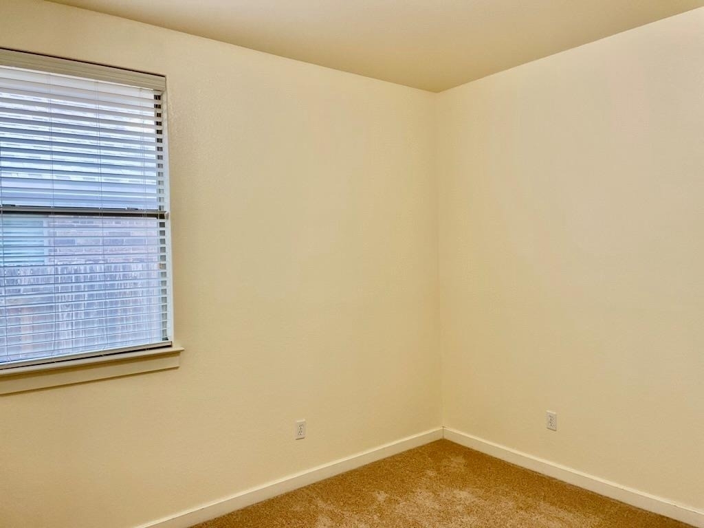 4718 Madrid Dr - Photo 15