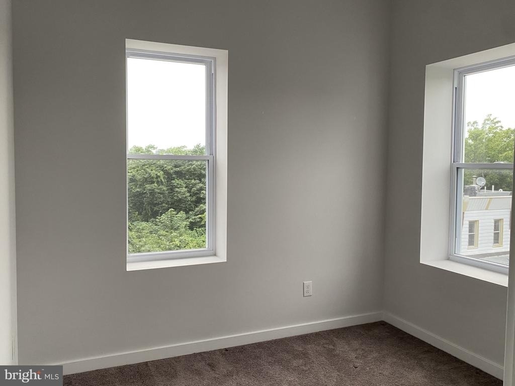 933 Belmont Avenue - Photo 9