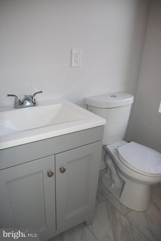 933 Belmont Avenue - Photo 2