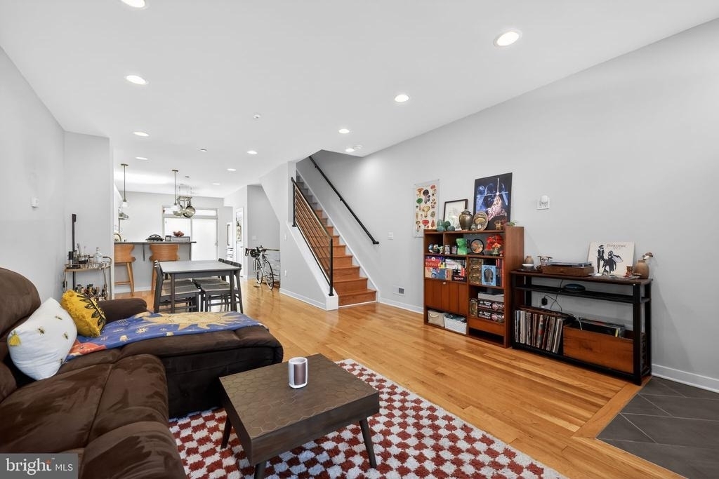1923 S 6th Street - Photo 3