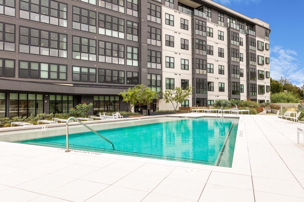800 Embassy Dr - Photo 18