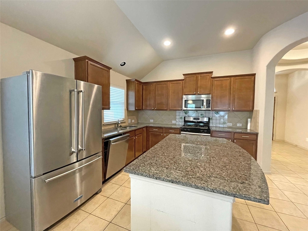 524 Cameron Cv - Photo 1