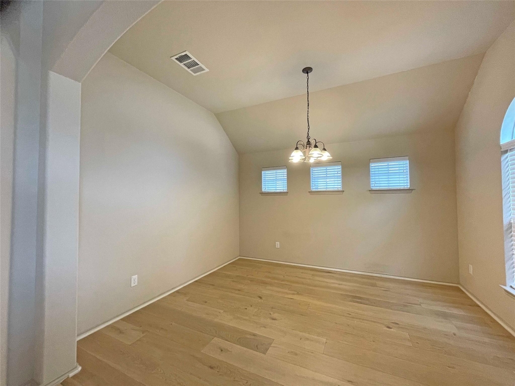 524 Cameron Cv - Photo 3