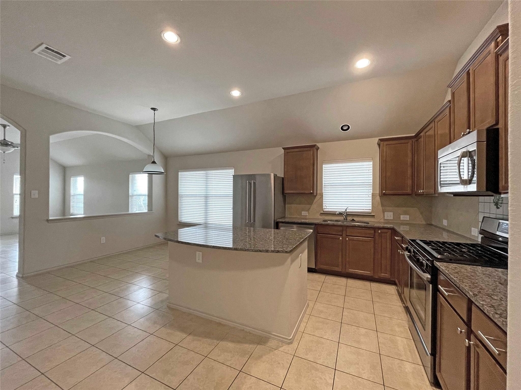 524 Cameron Cv - Photo 2