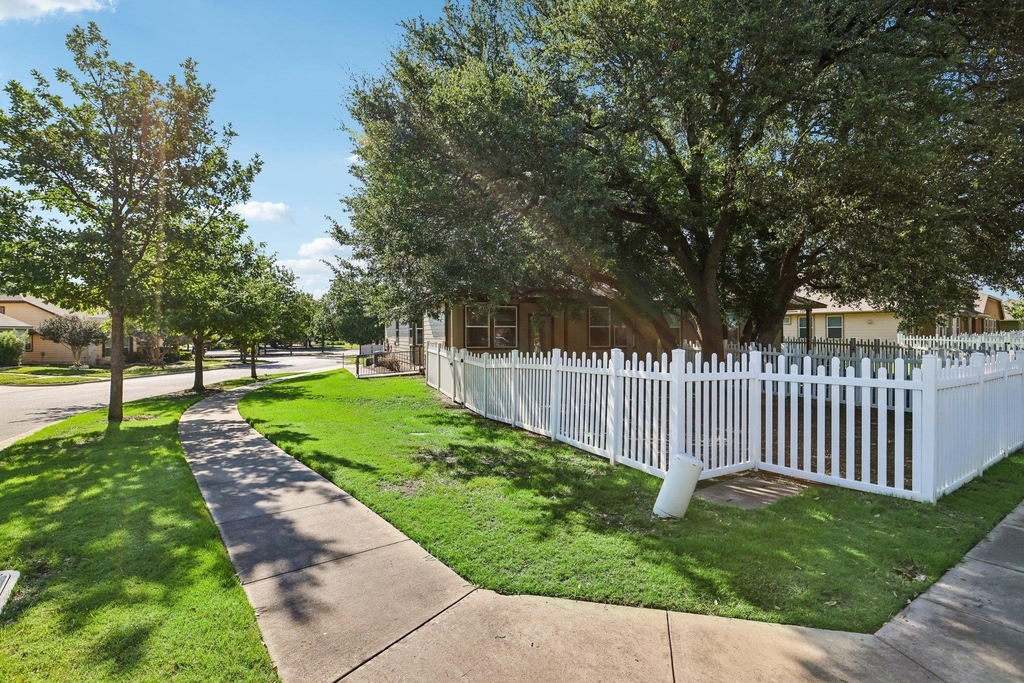 711 Rolling Oak Dr - Photo 28