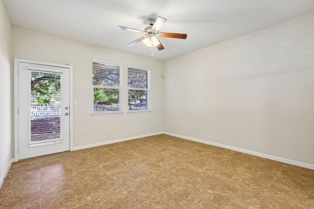 711 Rolling Oak Dr - Photo 5