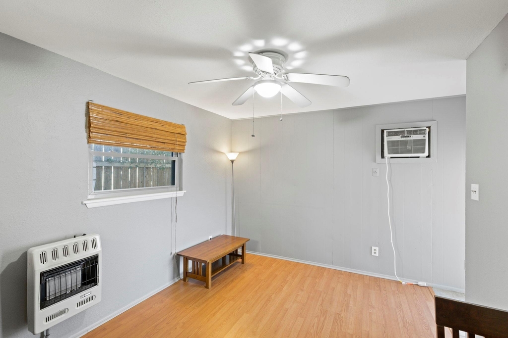 7808 Watson St - Photo 4
