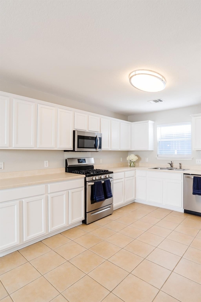 532 Sampson - Photo 13