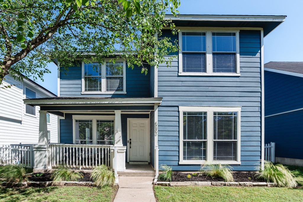 532 Sampson - Photo 0