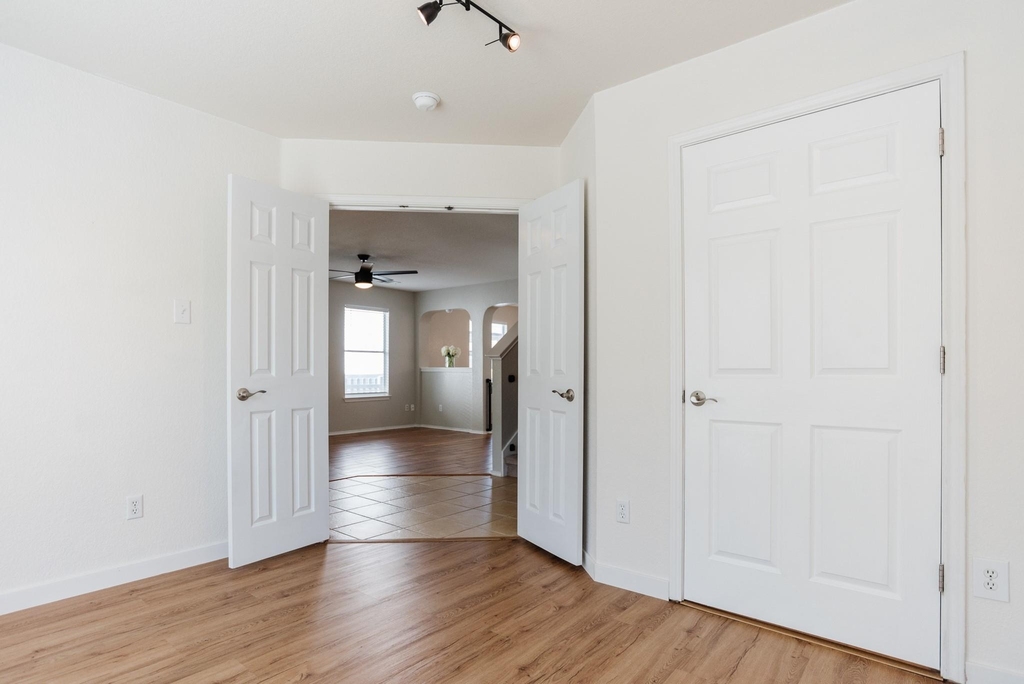 532 Sampson - Photo 7