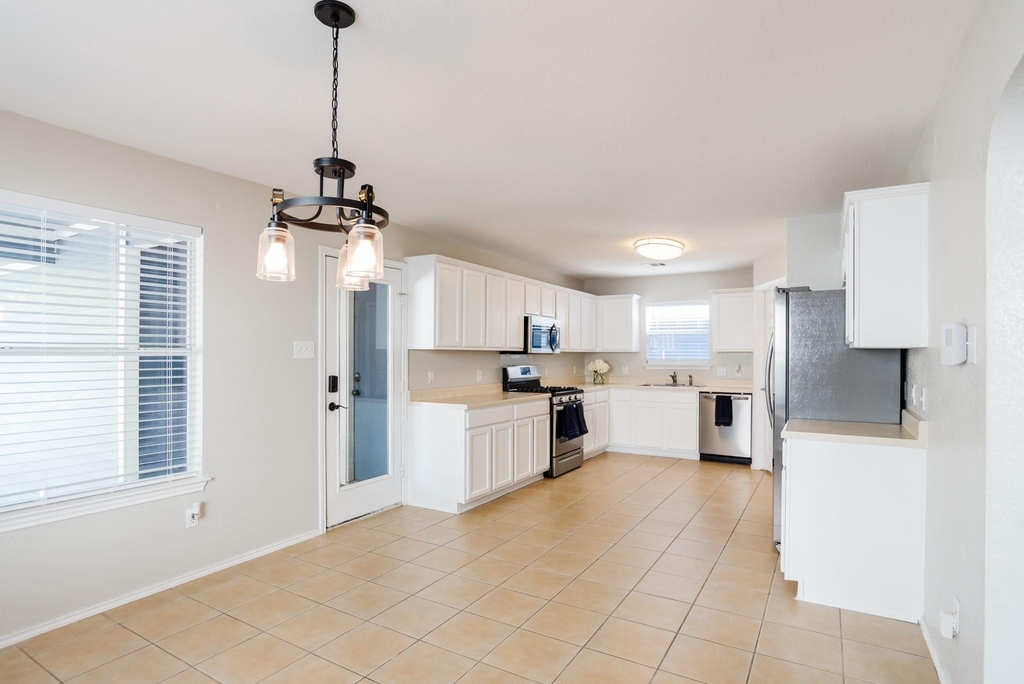 532 Sampson - Photo 11