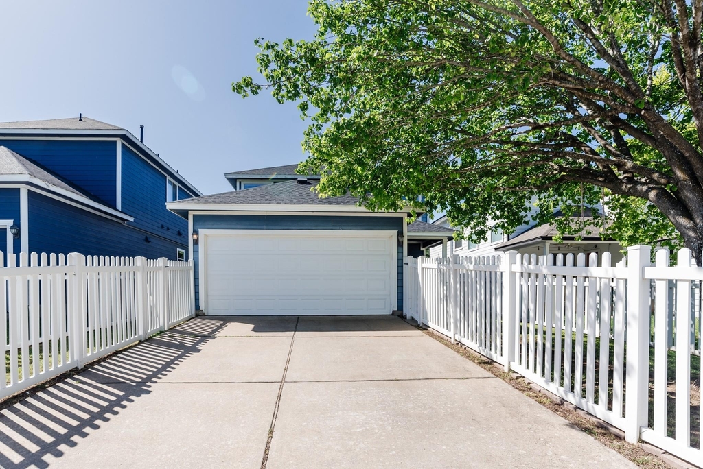 532 Sampson - Photo 36