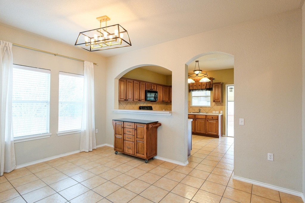 10312 Lone Pine Ln - Photo 4