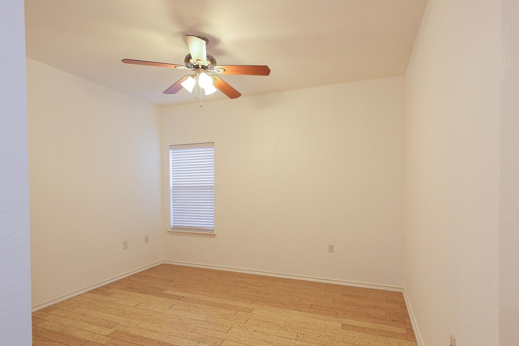 10312 Lone Pine Ln - Photo 13