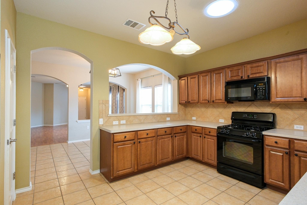 10312 Lone Pine Ln - Photo 8