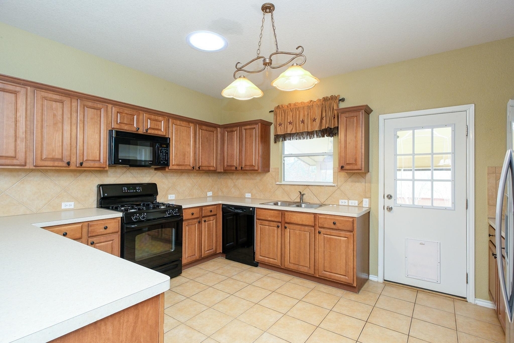 10312 Lone Pine Ln - Photo 6
