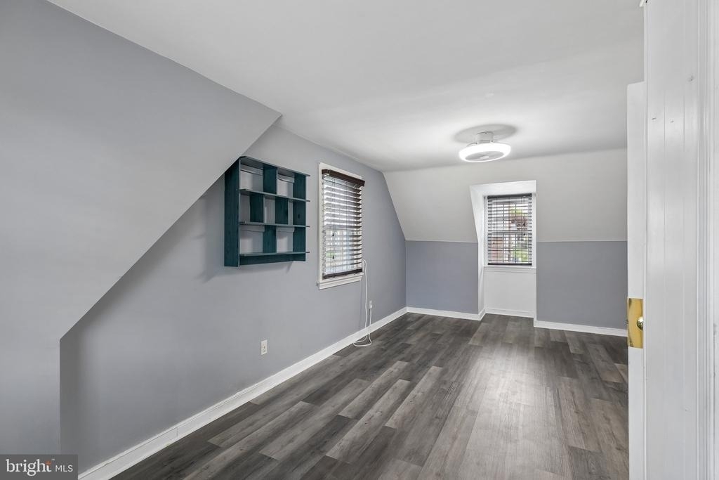556 Anne Street - Photo 9