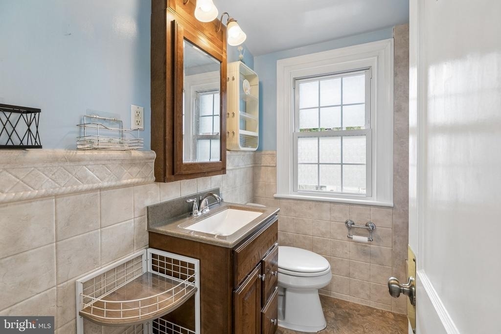 556 Anne Street - Photo 7
