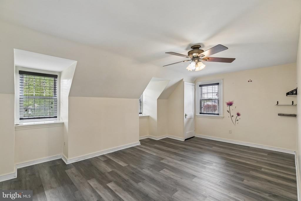 556 Anne Street - Photo 13